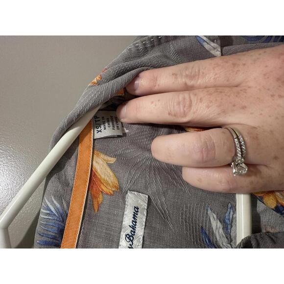 Tommy Bahama Men's Silk Hawaiian Shirt XS - Picture 2 of 7